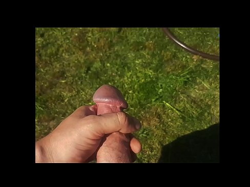 ❤️ Heit týpa lætur bleiku kisuna sína helvíti og kemur með sprautu í sumargarði ☑ Klámmyndband hjá okkur is.pornsexer.ru ❤